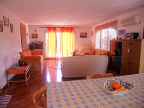 TV, DVD player, stereo - House / Villa - Fontane Bianche (Fontane Bianche)