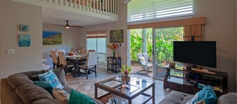 Gå til Anini Beach, shopping fra smukt renoveret condo m / pool