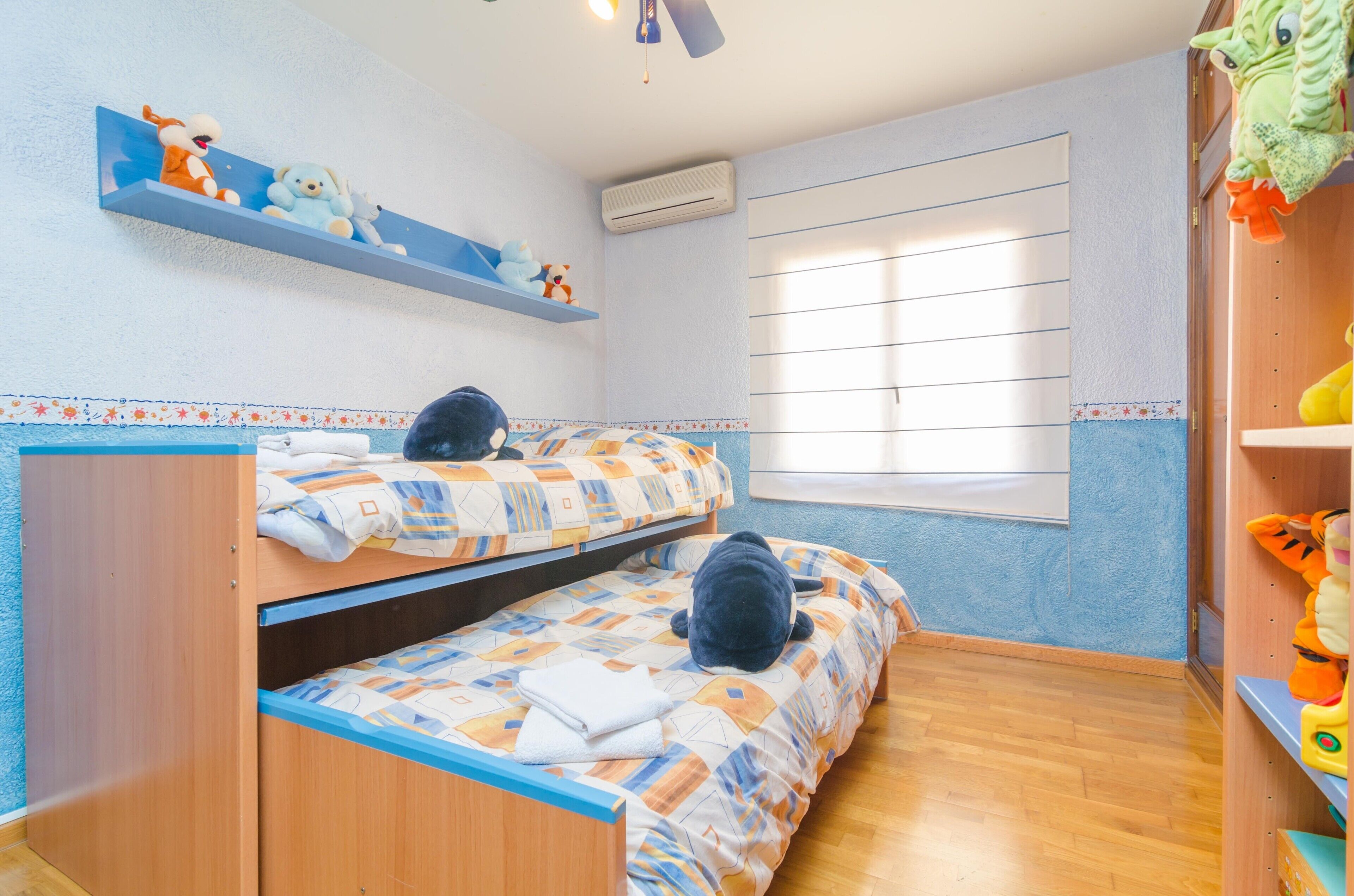 4 habitaciones, tabla de planchar con plancha y wifi gratis 