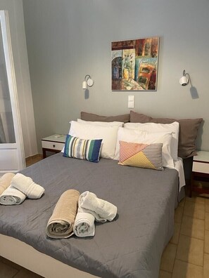 10 bedrooms, in-room safe, iron/ironing board, travel crib - Villa Eleni Corfu: Seaview, Pool, Sleeps 10-20, Near Beach & Village! 🌊🏡 (Acharavi)