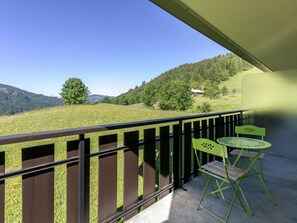Outdoor dining - Studio on ski trails, pets allowed (La Clusaz)