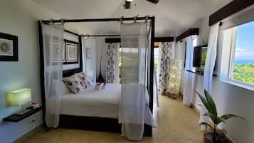 3 bedrooms, in-room safe, desk, iron/ironing board