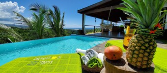  Spectacular view! Luxury retreat!