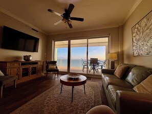 Smart TV, DVD player, books