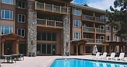 Juniper Springs Lodge # 203 - Luxury Ski-In Ski-Out! 3 Bedroom