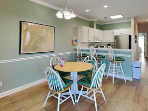Dining - Tybee Sands 4A | Steps to Beach, Dining, Shops (Tybee Island)