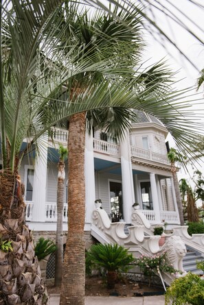 Front of property - Carr Mansion (Galveston)