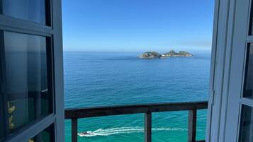 Suite La Mer | 1 bedroom, minibar, in-room safe, blackout drapes