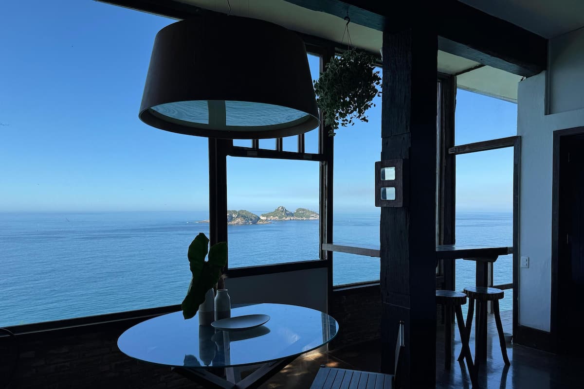 Suite La Mer | 1 bedroom, minibar, in-room safe, blackout drapes