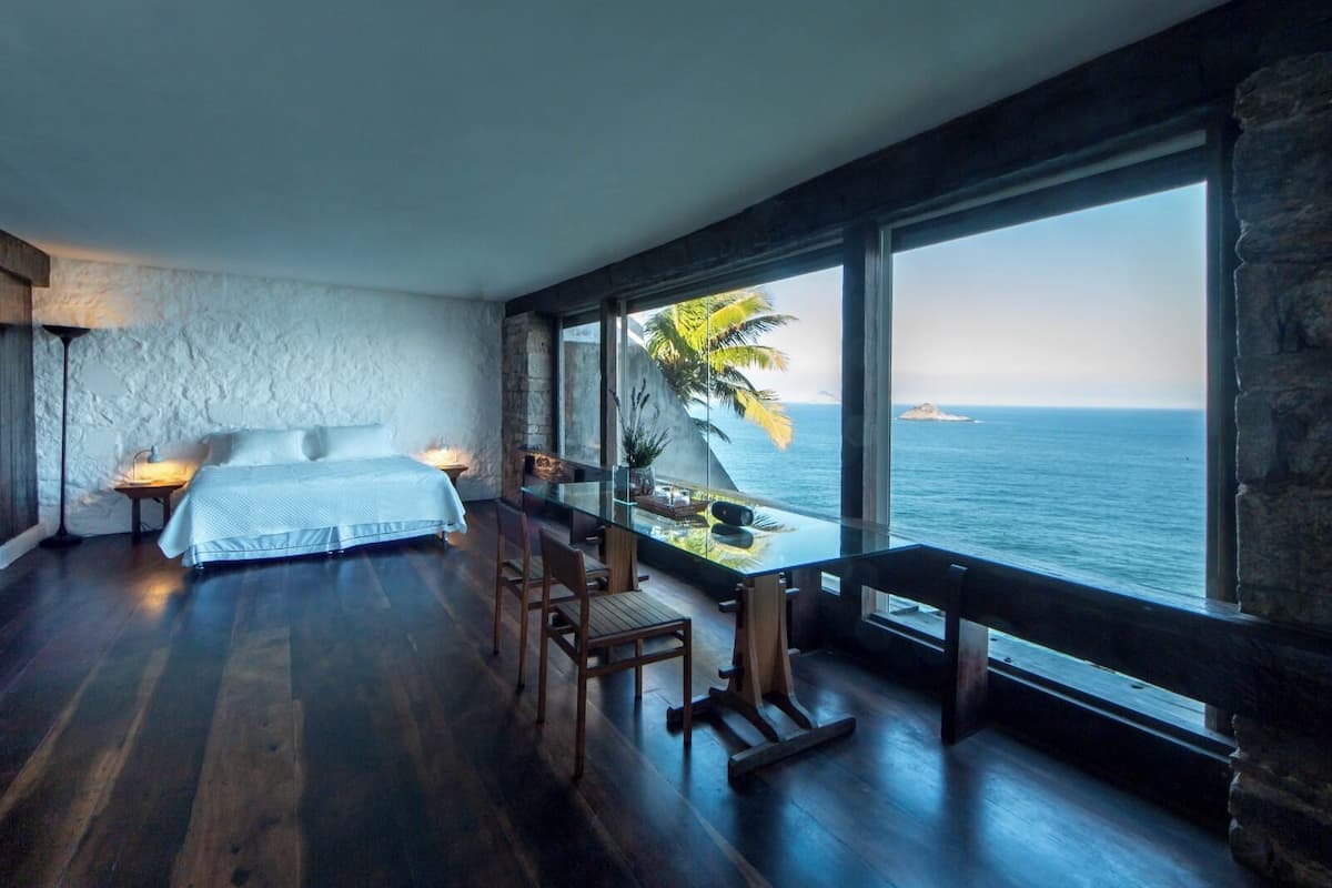 Studio Zanine | Minibar, in-room safe, blackout drapes, iron/ironing board