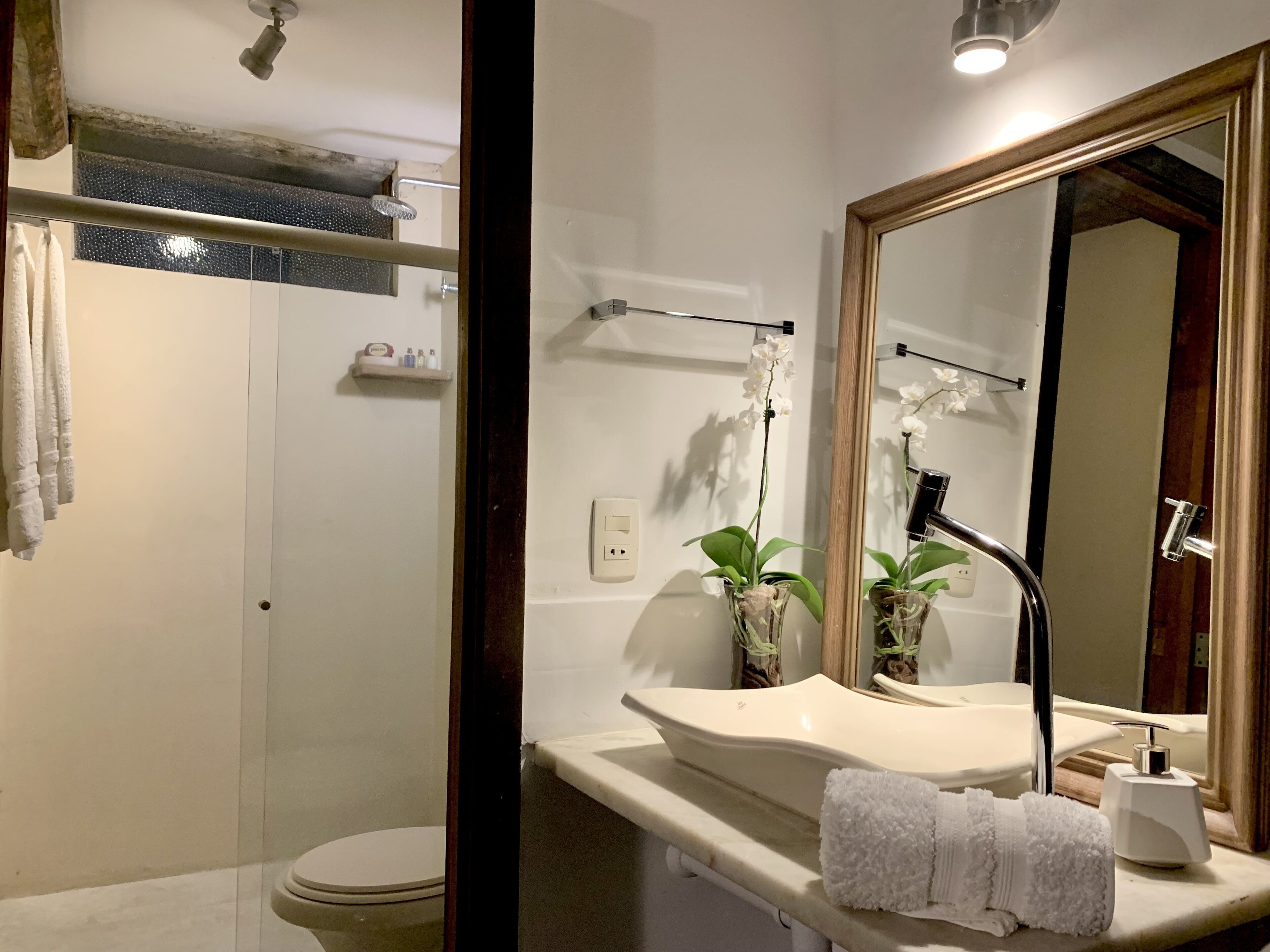 studio zanine | bathroom | shower, towels