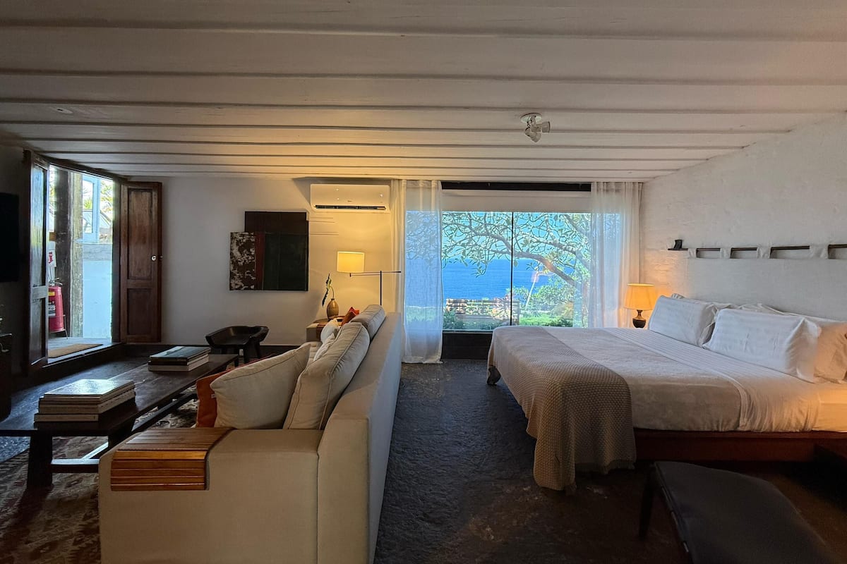 Suite Bethania | 1 bedroom, minibar, in-room safe, blackout drapes