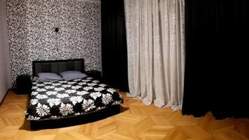 1 bedroom, soundproofing, iron/ironing board, rollaway beds