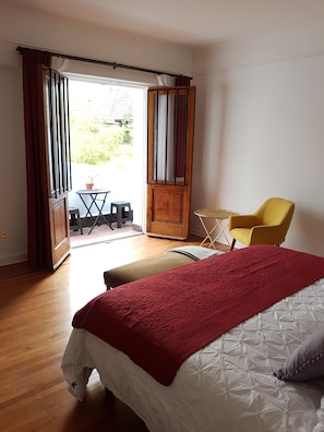 Familien-Dreibettzimmer, 1 Schlafzimmer, Balkon, Blick auf den Innenhof | Balkon