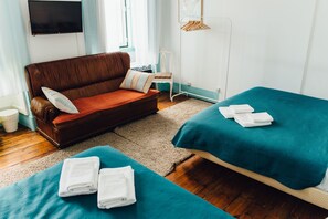Deluxe Quadruple Room with private toilet - C&O Guest House Lisbon (Lisbon)