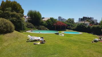 Piscina a l'aire lliure de temporada