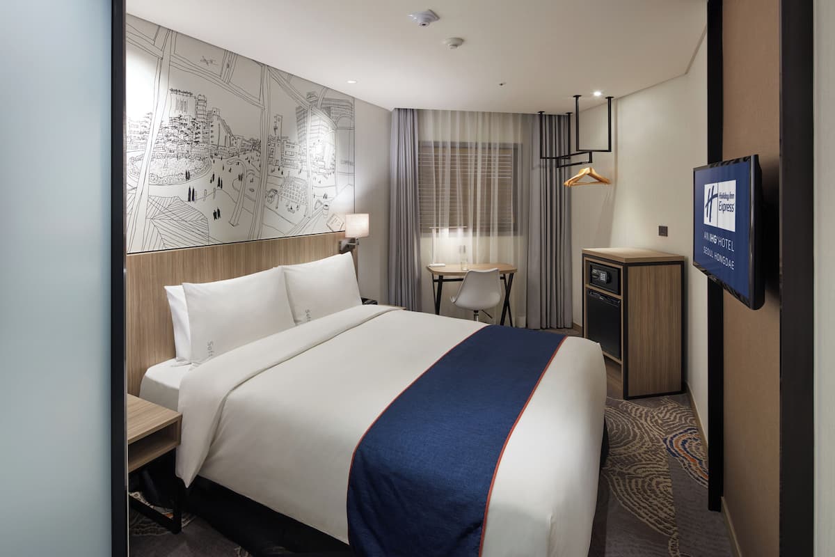 In-room safe, desk, blackout curtains, free cots/infant beds