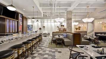Café da manhã, almoço e jantar