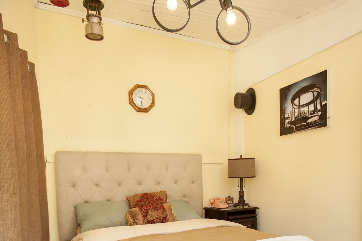 Habitación económica, 1 habitación | 1 dormitorio, ropa de cama de alta calidad, caja fuerte y escritorio
