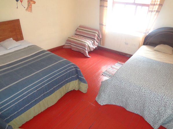 In-room safe, desk, free WiFi