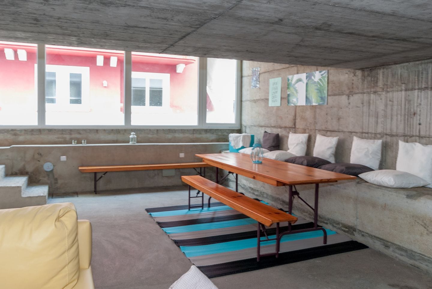 Flat-screen TV, fireplace