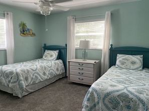 2 bedrooms, desk, iron/ironing board, free WiFi - Tropical Getaway!!!! (Jensen Beach)