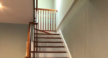 Large Luxury Condo/Townhouse Center of South Boston W/ Free Parking & WiFi