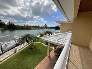 Terrace/patio - Scarborough Villas #2 · Luxurious Villa - Deepwater Channel - Docks & Pool (Freeport)