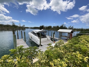 Marina - Scarborough Villas #2 · Luxurious Villa - Deepwater Channel - Docks & Pool (Freeport)