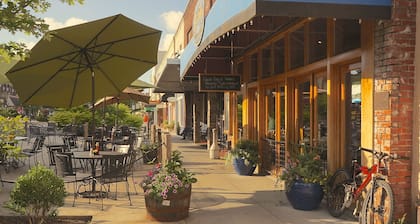 Puesta de sol en Main Street Loft. Hendersonville encantador. Transitable Aparcamiento en la calle