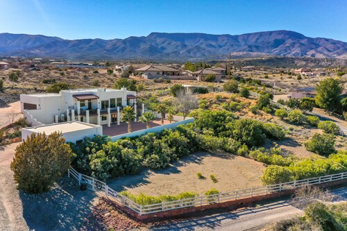  New Pebble Tech Pool & Manual timer on Spa,  Red Rock Views @ 7J Ranch