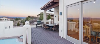  New Pebble Tech Pool & Manual timer on Spa,  Red Rock Views @ 7J Ranch