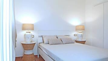 4 chambres, fer et planche à repasser, Wi-Fi gratuit, draps fournis