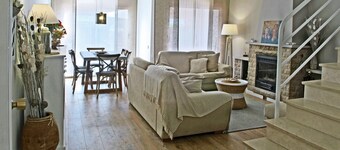 House for 8 people, community garden and pool, private barbecue, free Wi-Fi and air conditioning in the living room. Near the beach of the Costa Brava and Costa Barcelona. Vivalidays Pinell.