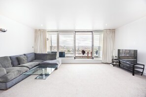 TV - PREMIUM APARTMENT BY EXCEL/O2 ARENA (London)