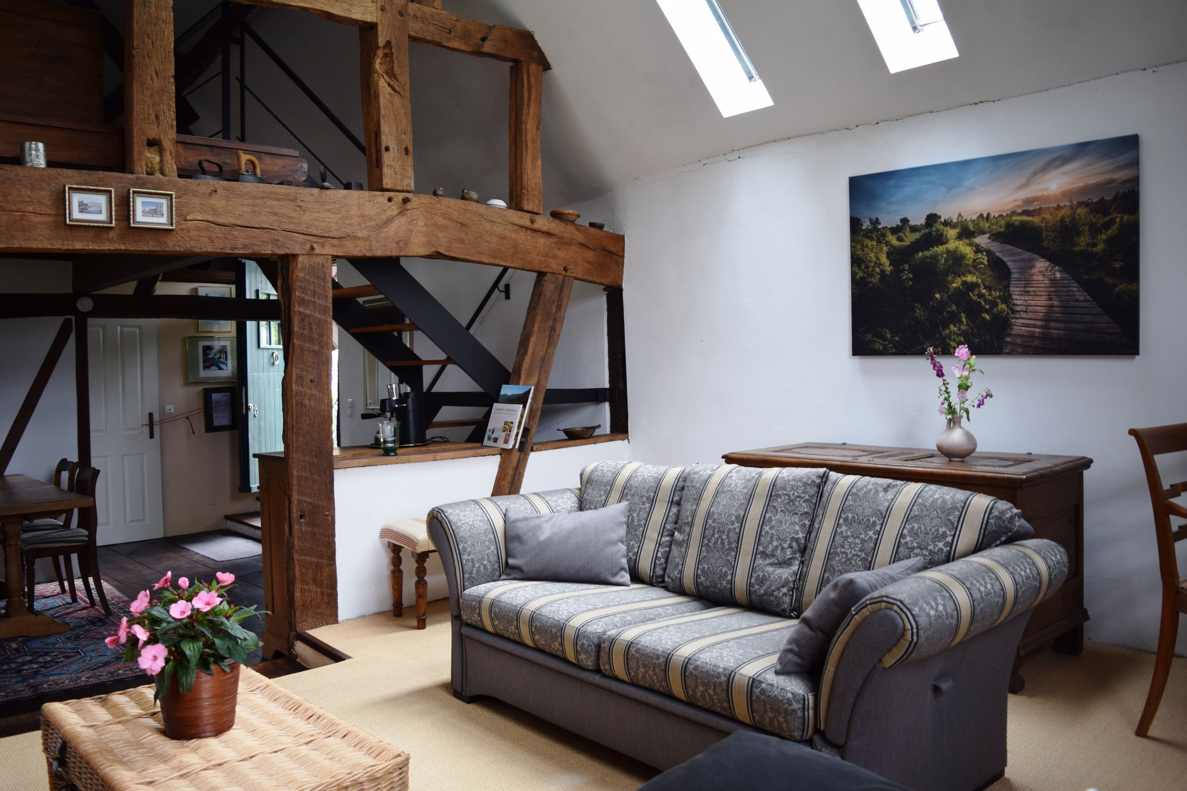 Magical loft apartment in a historic country house for 2-3 people. idyllic garden
