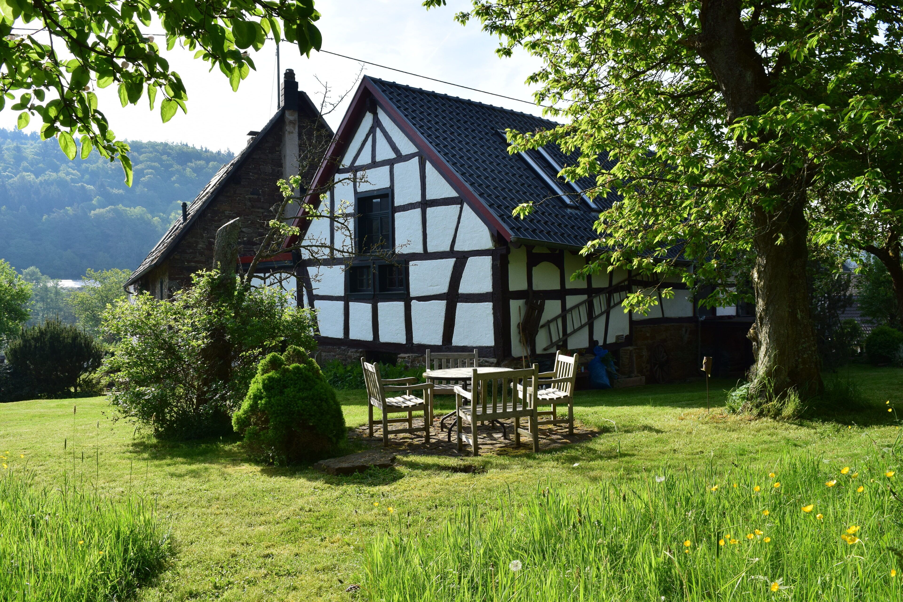 Magical loft apartment in a historic country house for 2-3 people. idyllic garden