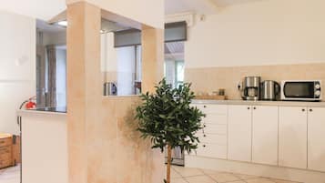 Kühlschrank, Herdplatte, Geschirrspüler