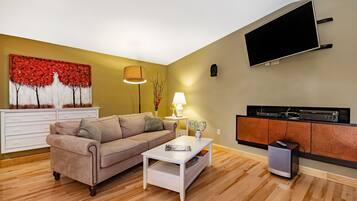 Smart TV, books, stereo