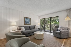 TV, DVD player - Lovely Amelia Island Condo in Plantation! (Fernandina Beach)