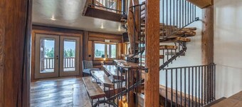 Teakettle Mtn Chalet