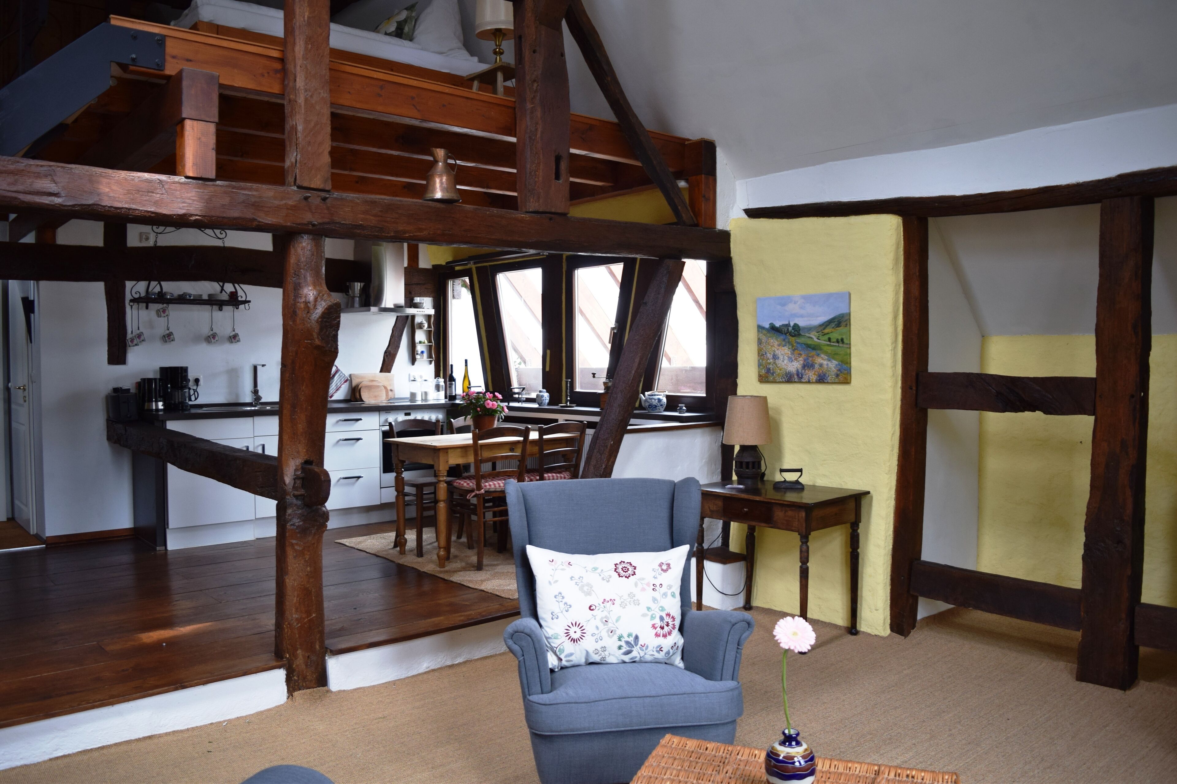 Magical loft apartment in a historic country house for 2 people. idyllic garden