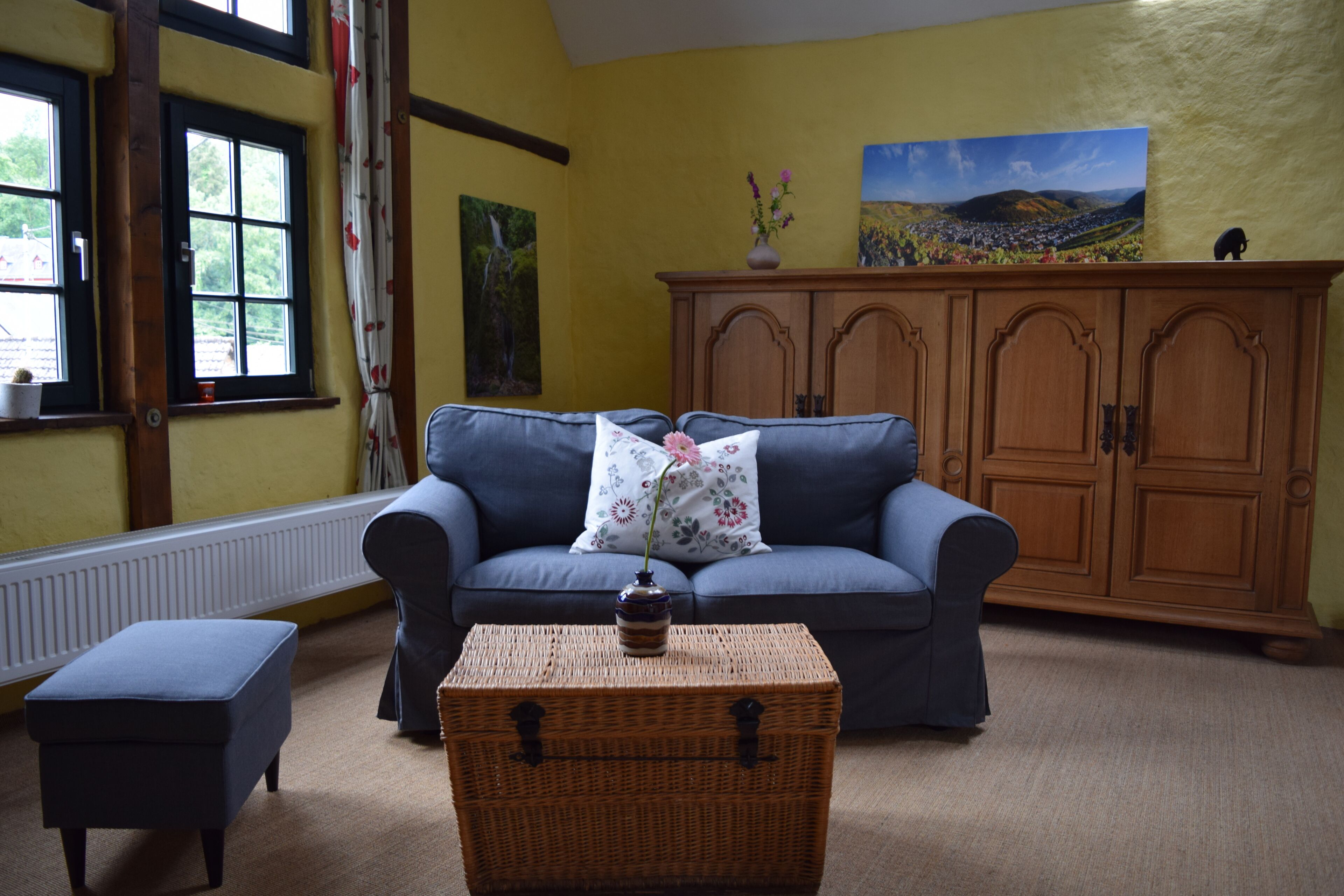 Magical loft apartment in a historic country house for 2 people. idyllic garden