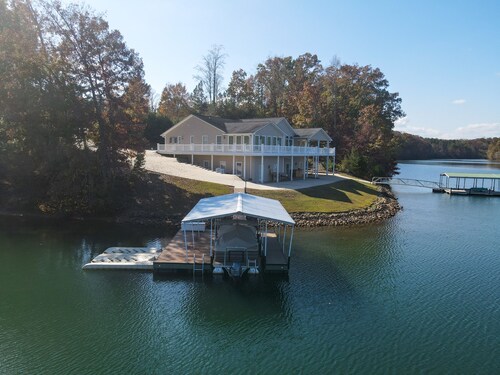 Seneca Serenity.  Huge Lake Front House.  
