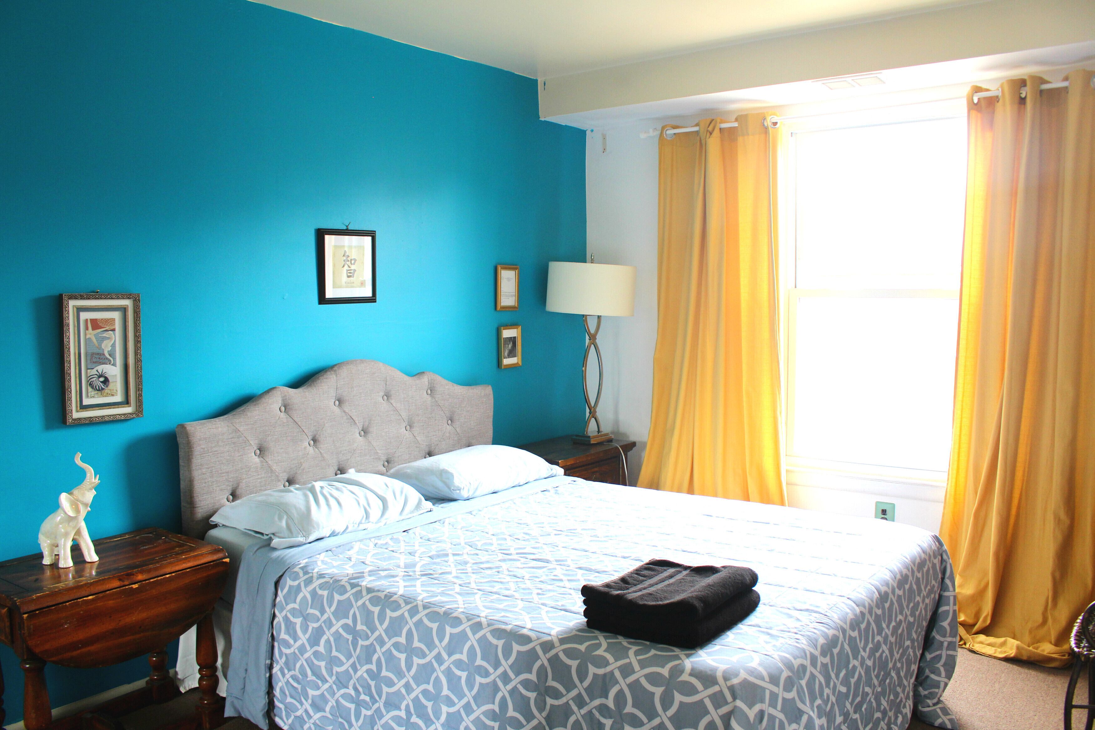 Artist in the Barn - Artsy 2BR Apartment w Parking near Airport