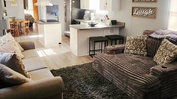 Televisor intel·ligent, reproductor de DVD i estèreo