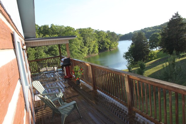 Terrace/patio - LakeFront Cabin Private Dock ez access nr Smoky Mtn dates avail (Dandridge)