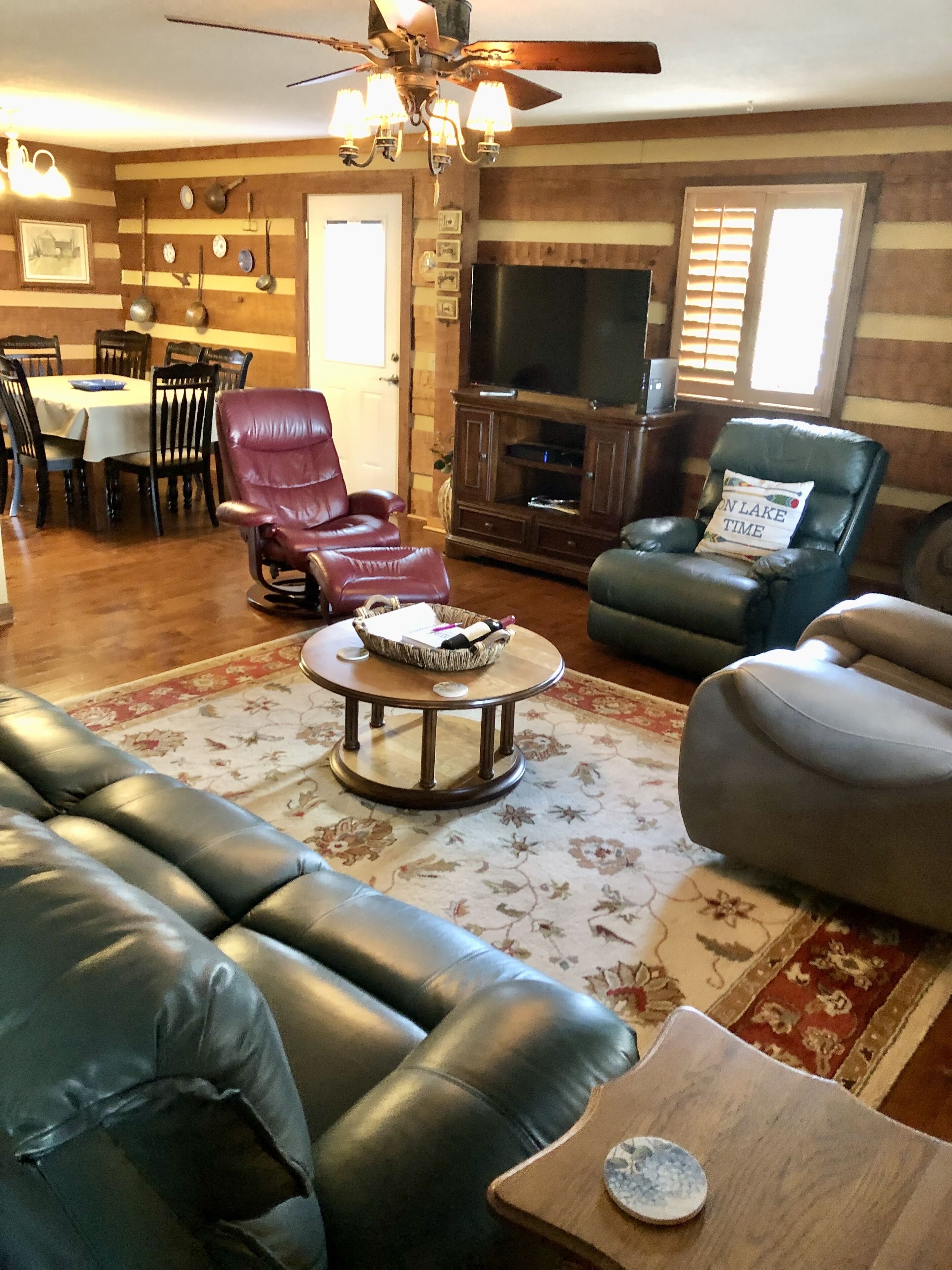 Lake Front Cabin Quiet Cove Private Dock near Smoky Mtn - Oct dates available