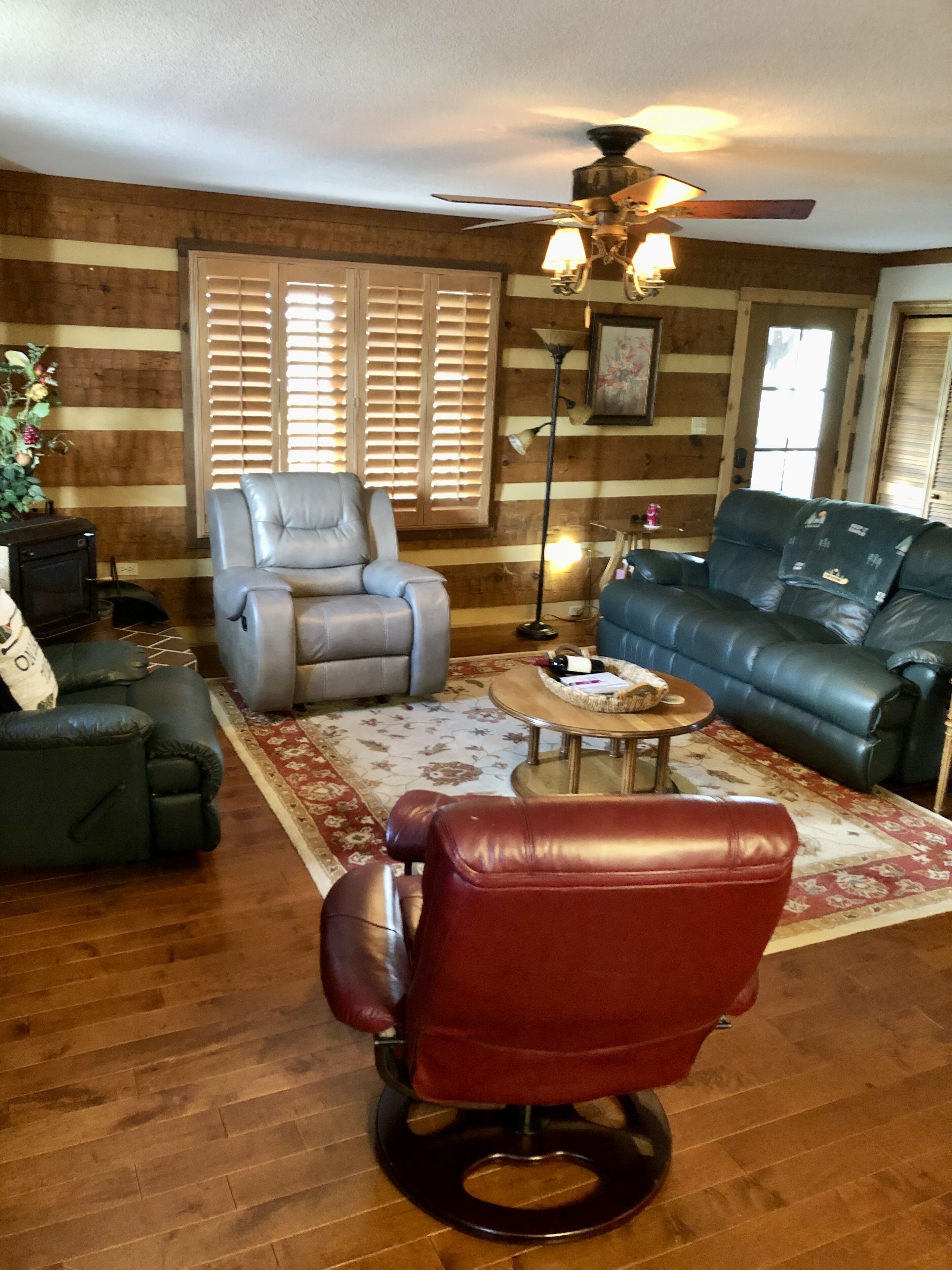 Lake Front Cabin Quiet Cove Private Dock near Smoky Mtn - Oct dates available