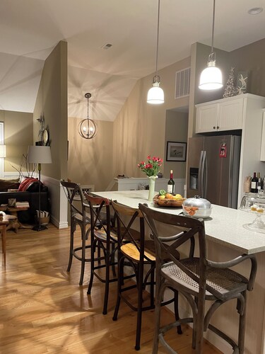 Direct Beach Access, Priv. Saltwater Pool,  Hottub, Elevator, BR 5; bath 5